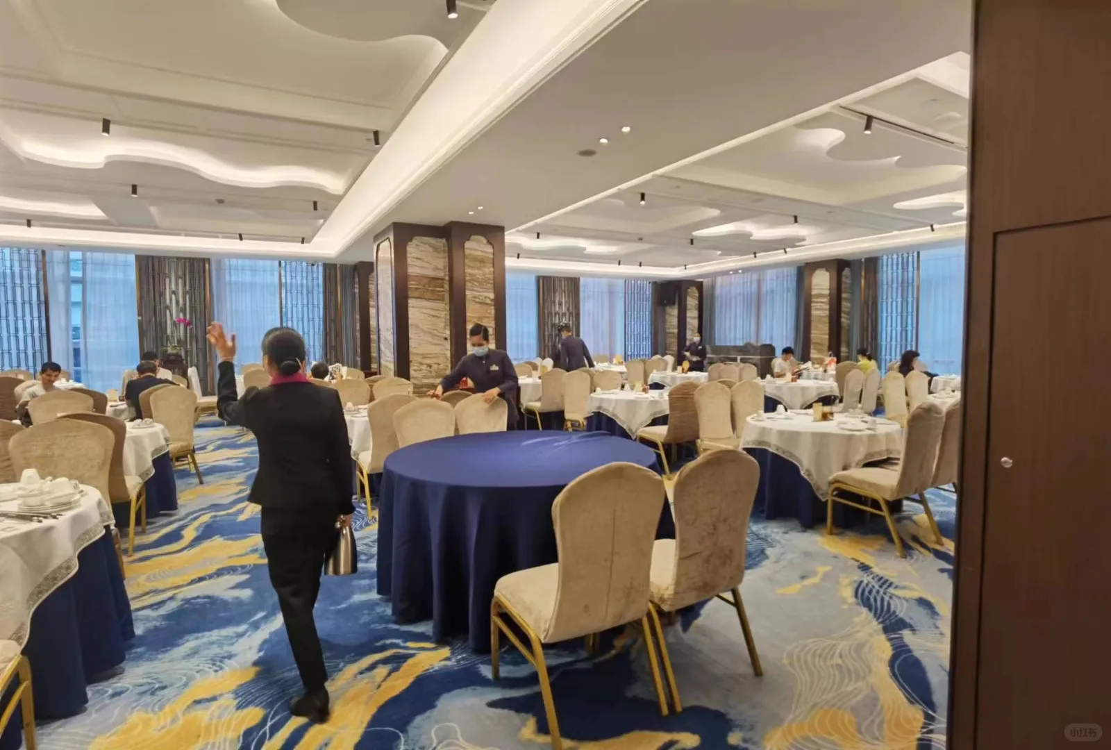 上市国企酒楼急聘服务员等岗位