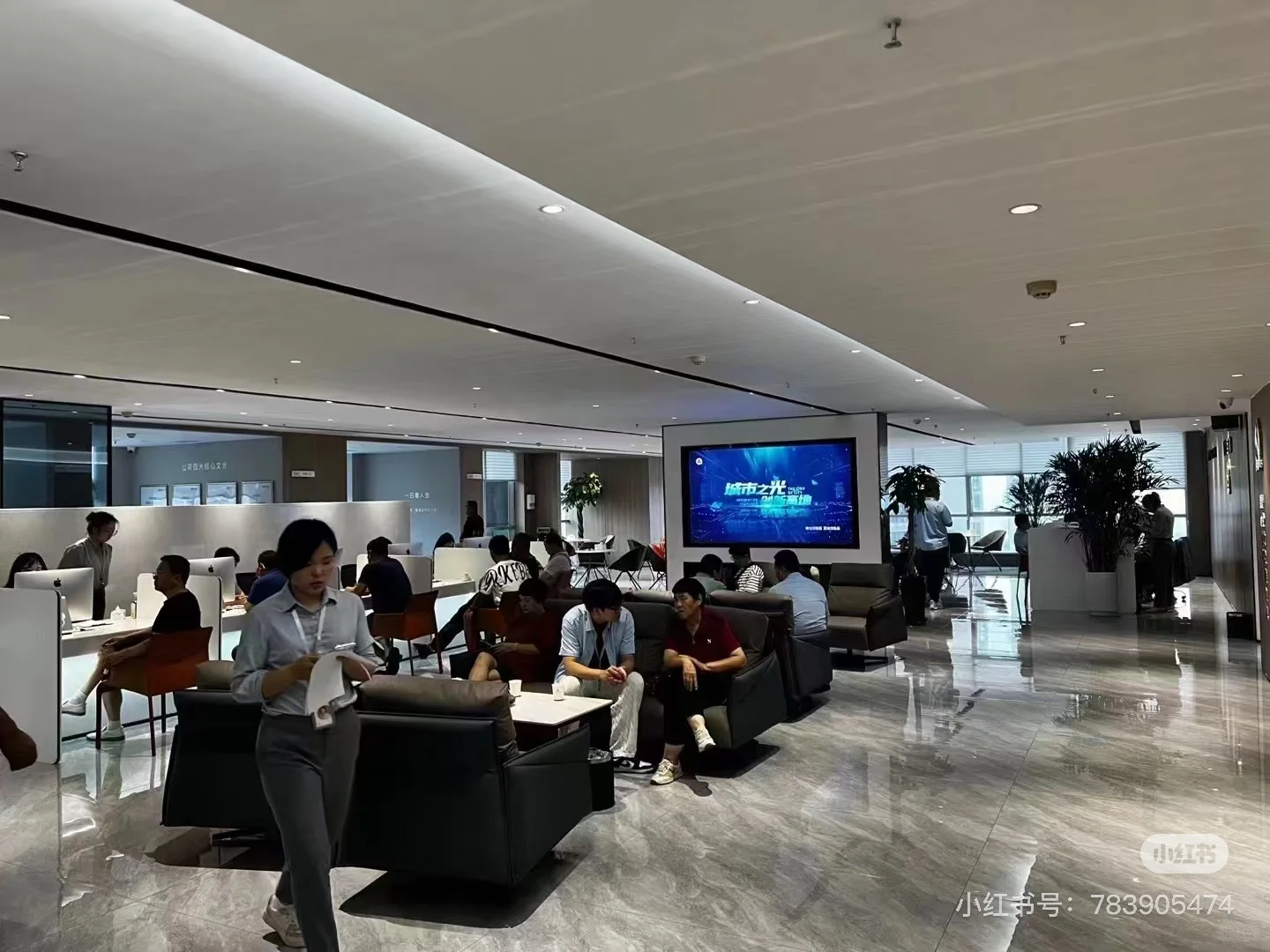 一年可以挣一辆奥迪，五险一金，单双轮休