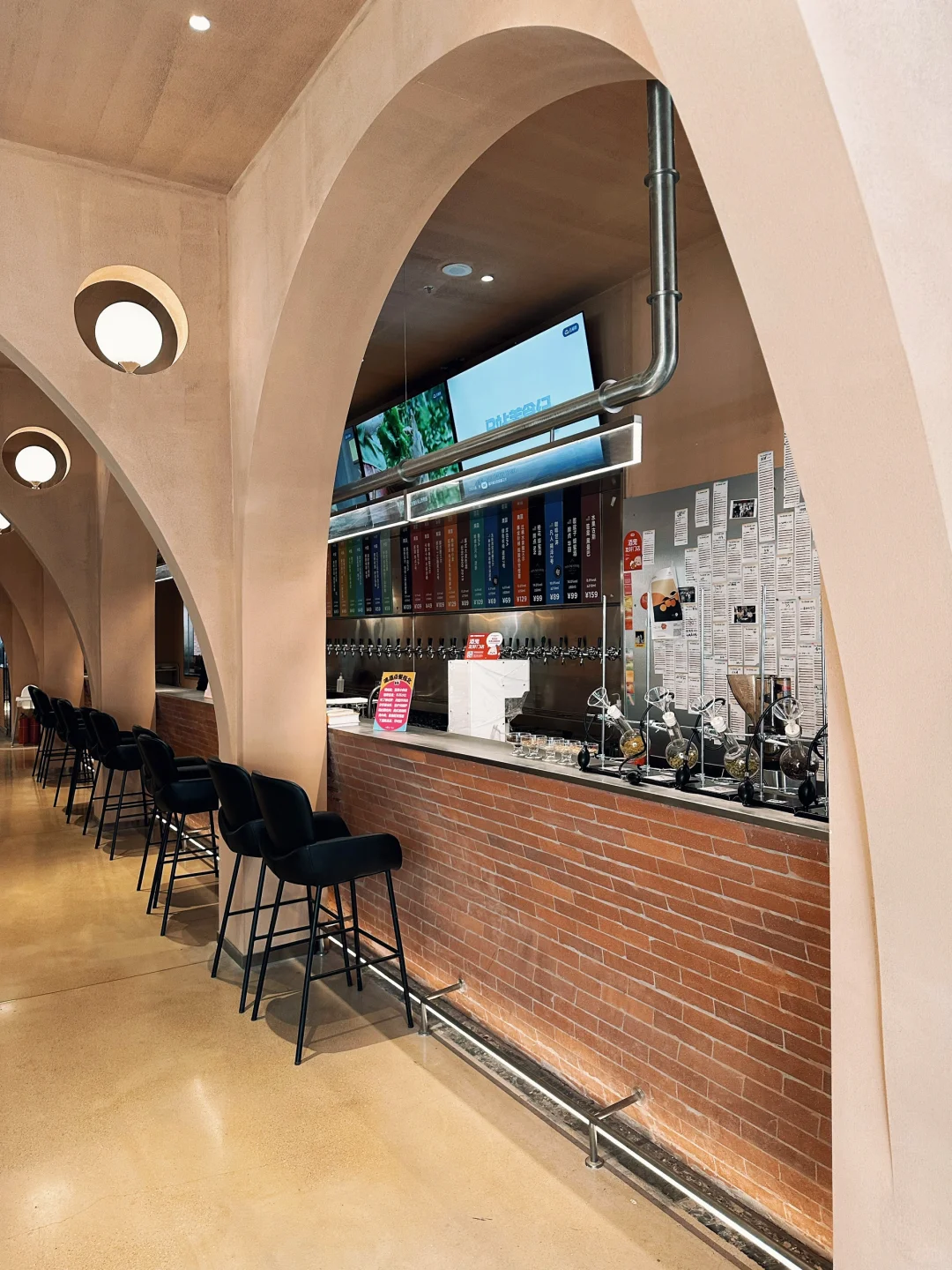 招个咖啡店店员陪我玩～