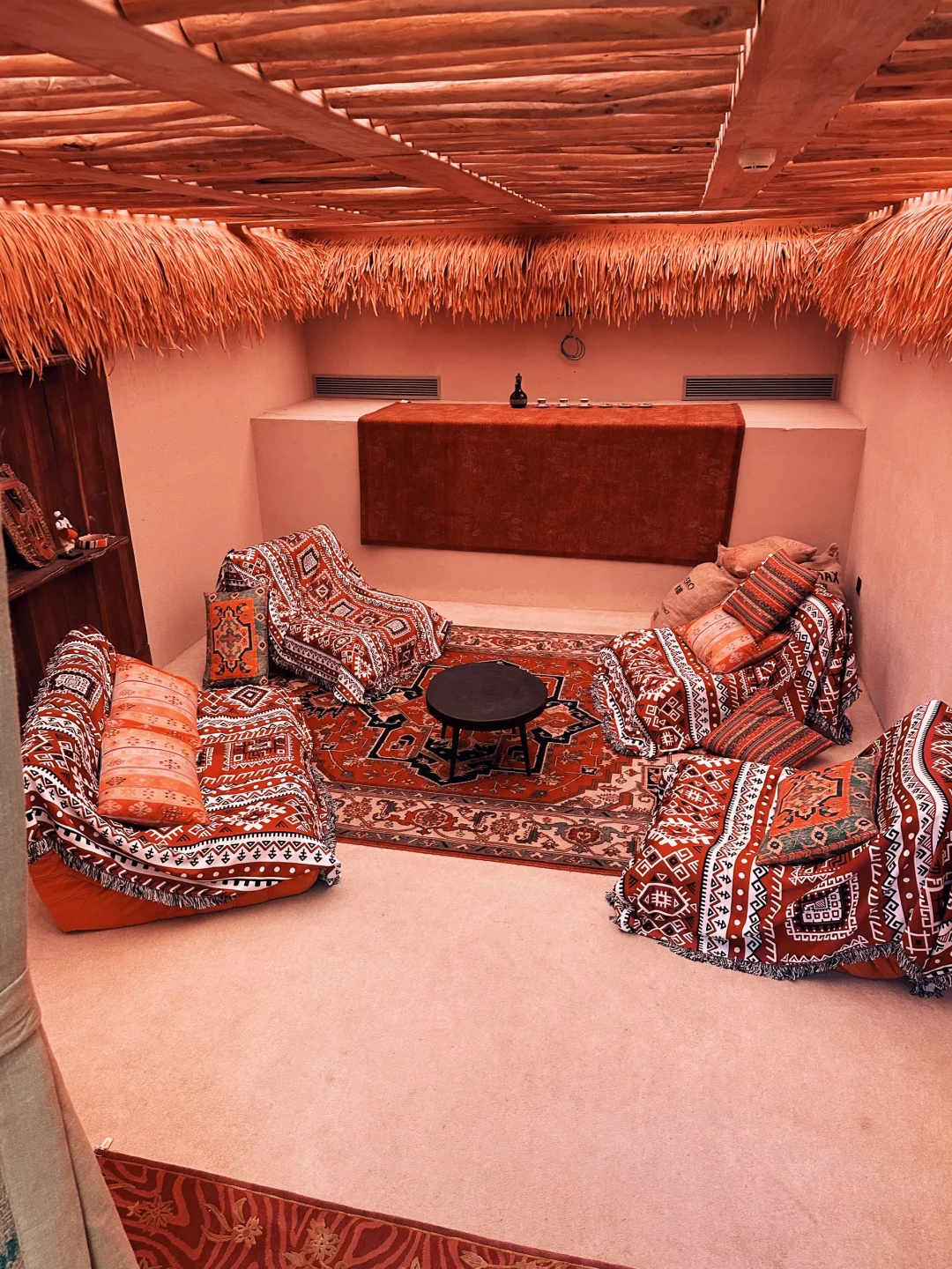 招个咖啡店店员陪我玩～