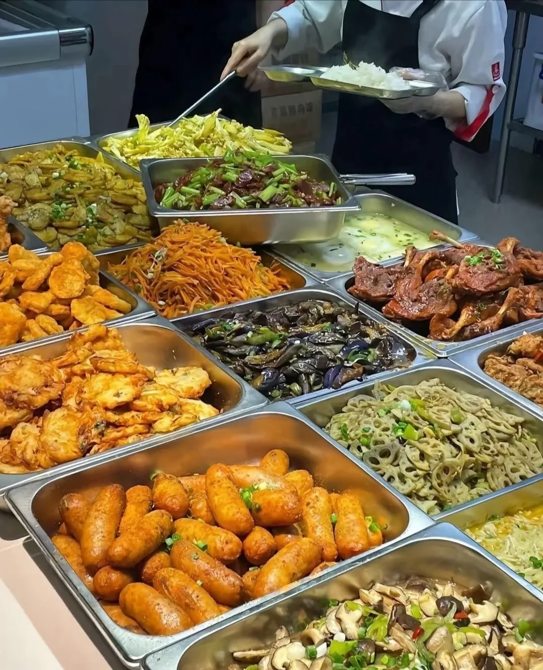 深圳电子厂招聘长白班小时工6000+/月包吃住