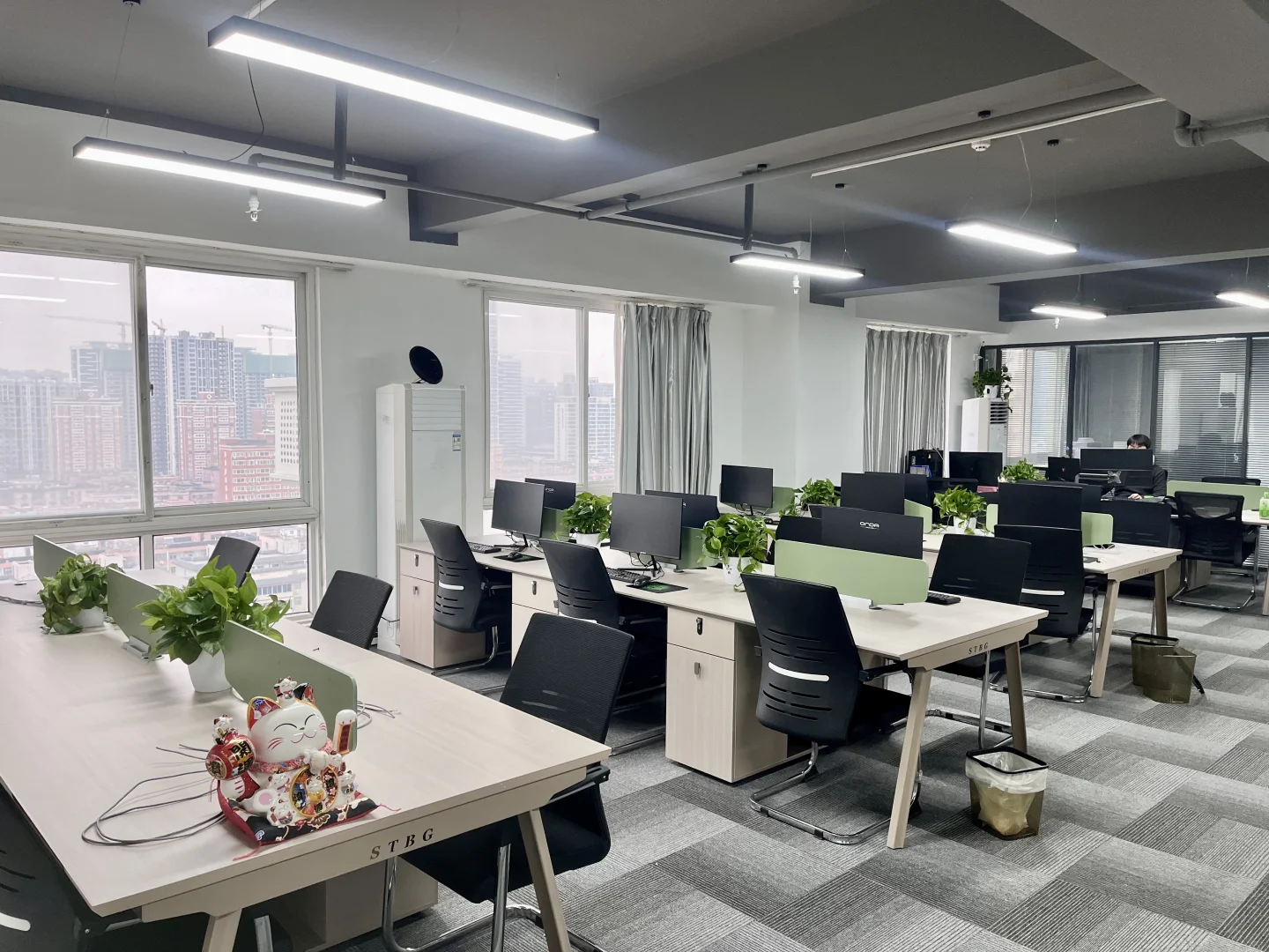 郑州初创公司，现在唯一的愿望是工位坐满