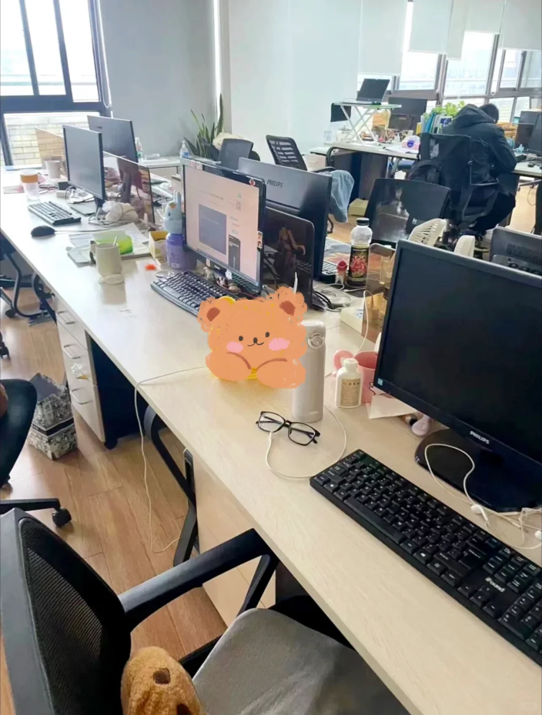 新招了一个运营助理有点崩溃…什么都不会