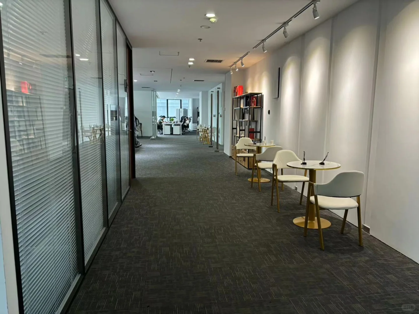 人事直招，无责5000，帅哥美女，朝九晚六