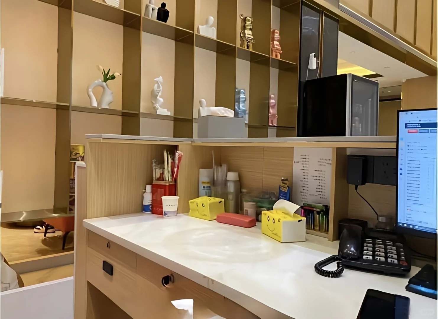 前台收银5200＋宝吃住