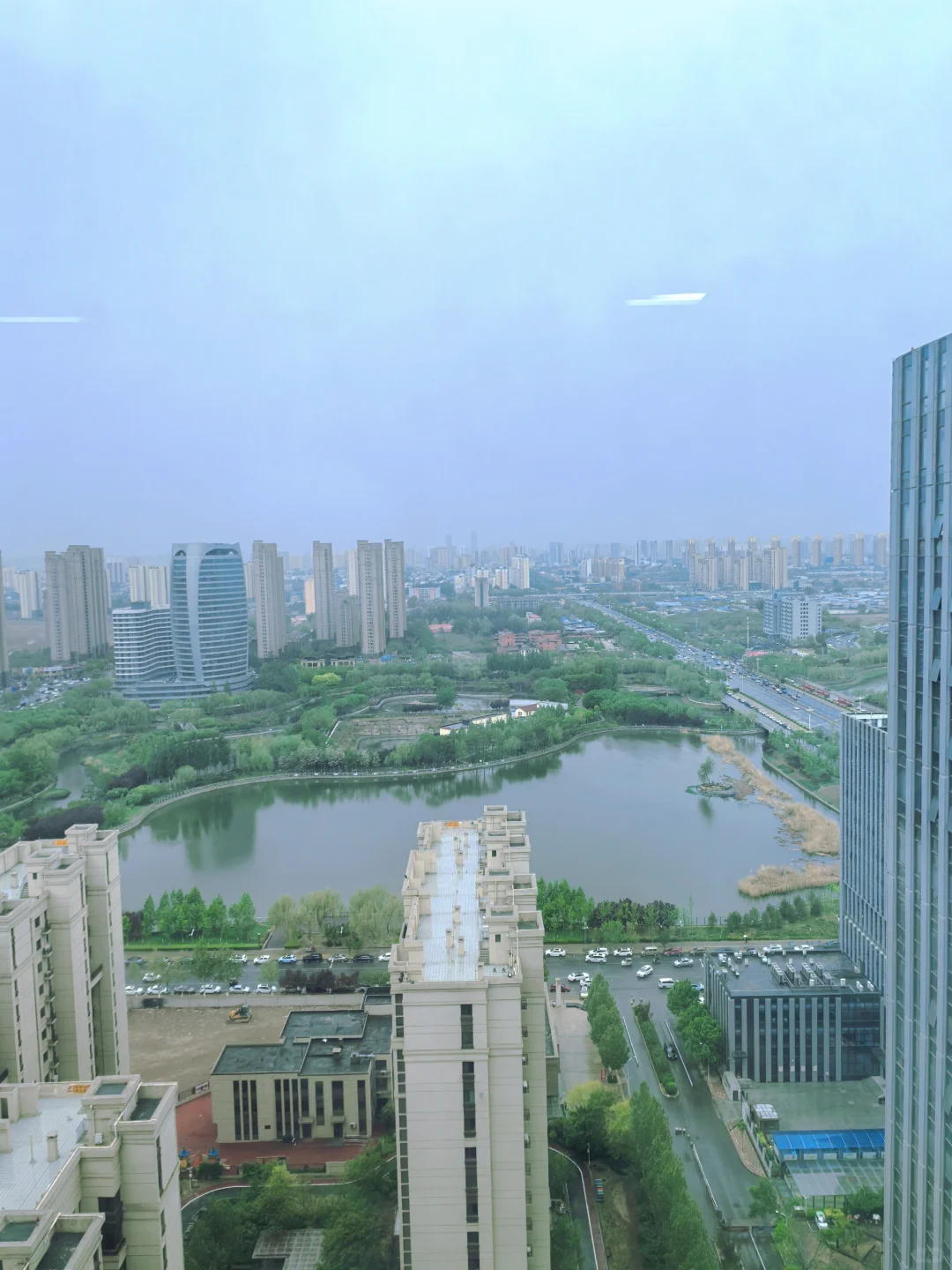 未来石万达附近急聘8名学生兼职！