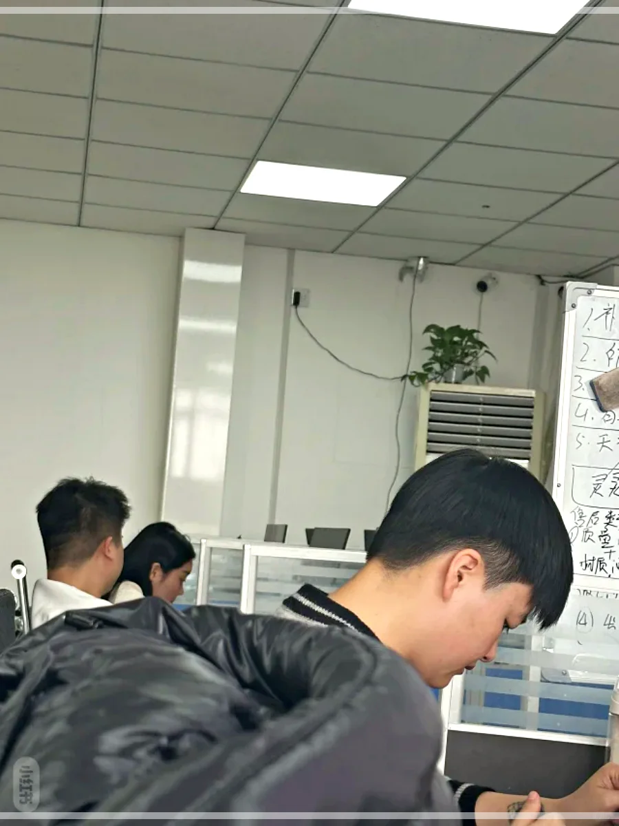 政务客服高薪岗招人！8小时 月休12天