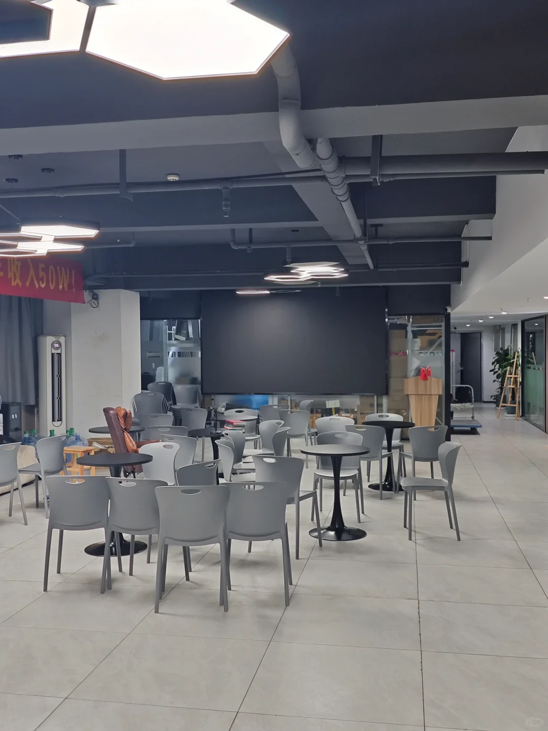 薪资8000➕ 但是不是双休，只有单休