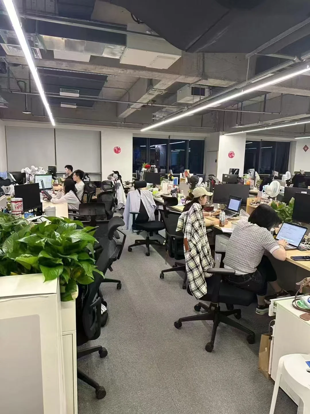 钱塘区到底有没有一起上班的姐妹