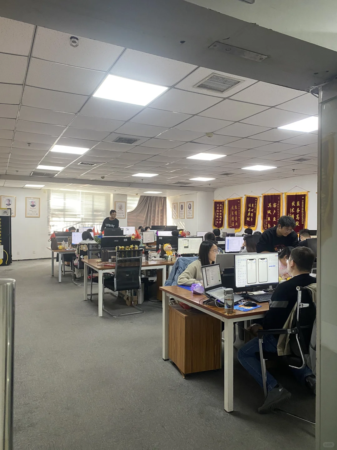 带你们看看程序员办公场景~