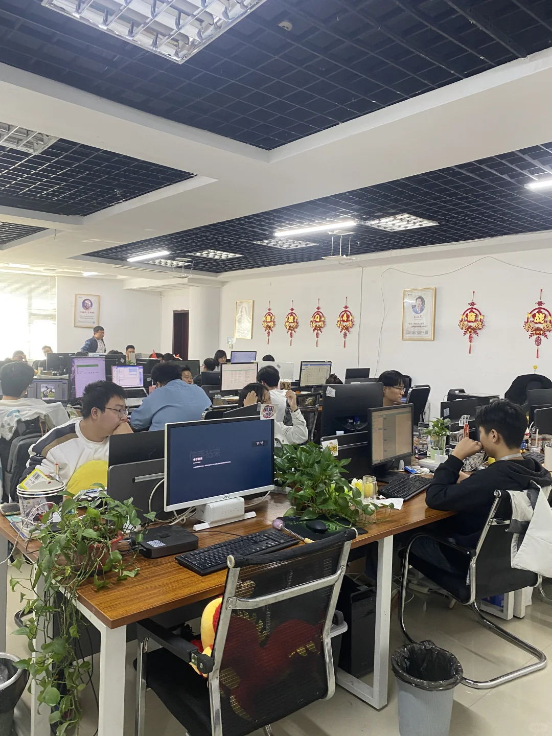 带你们看看程序员办公场景~