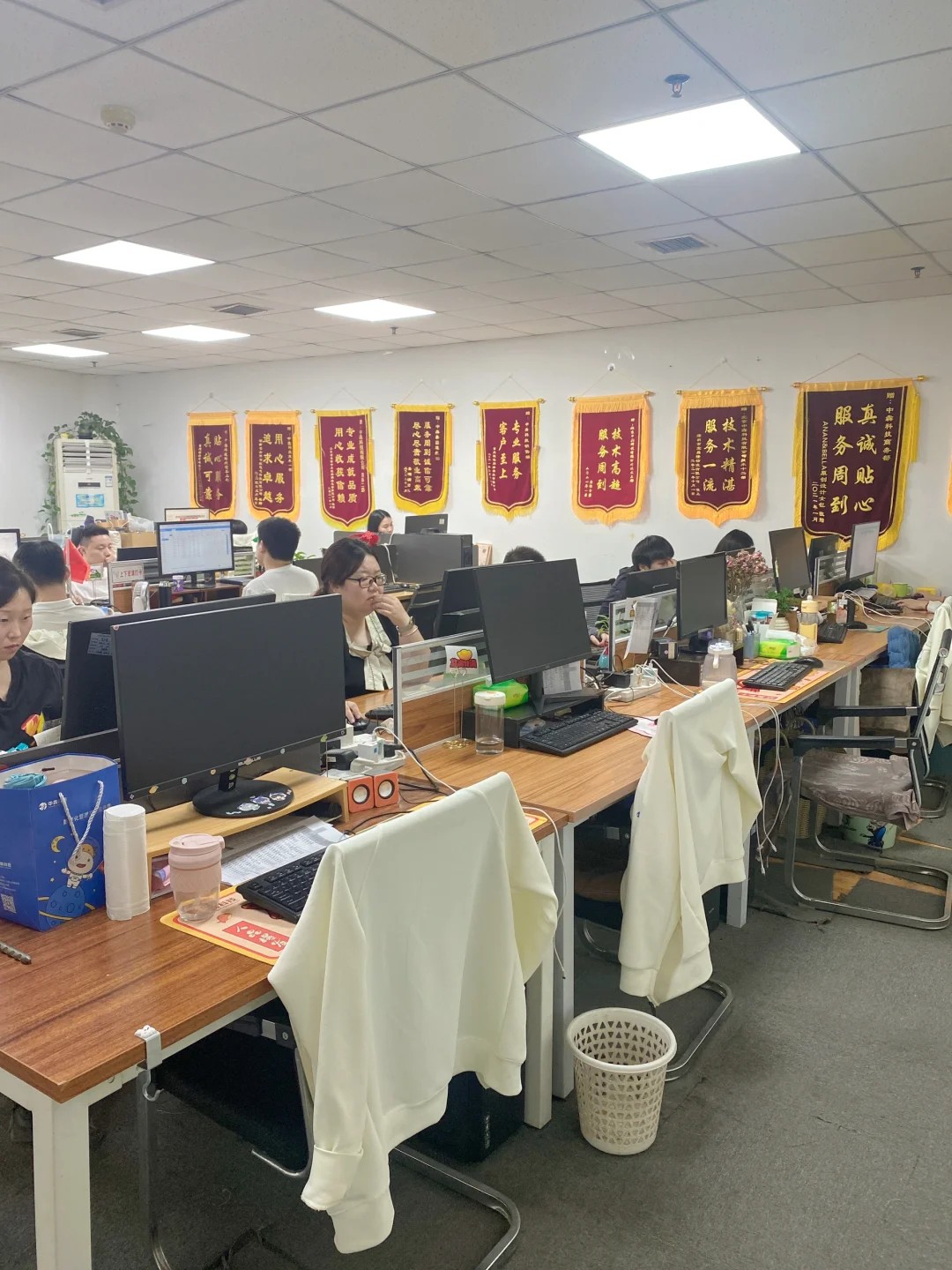 带你们看看程序员办公场景~