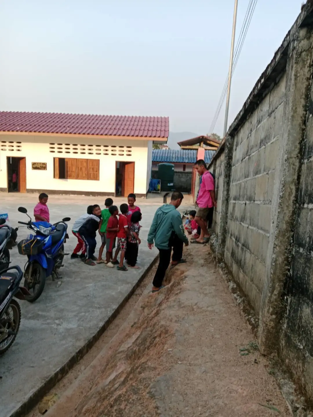 泰国北部贫困山区寻爱心人士支教资助