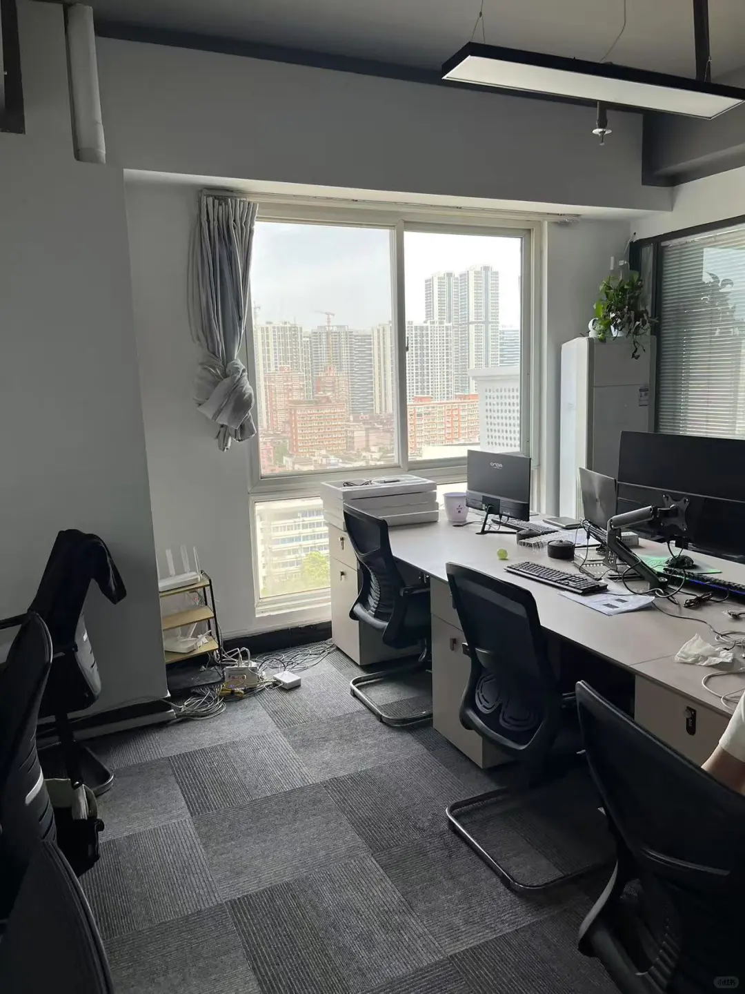 初创公司，就俩人有人嘛！