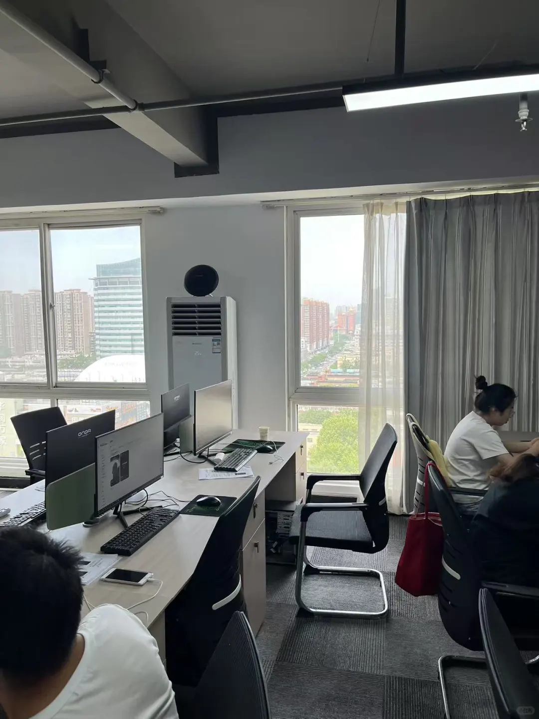 初创公司，就俩人有人嘛！