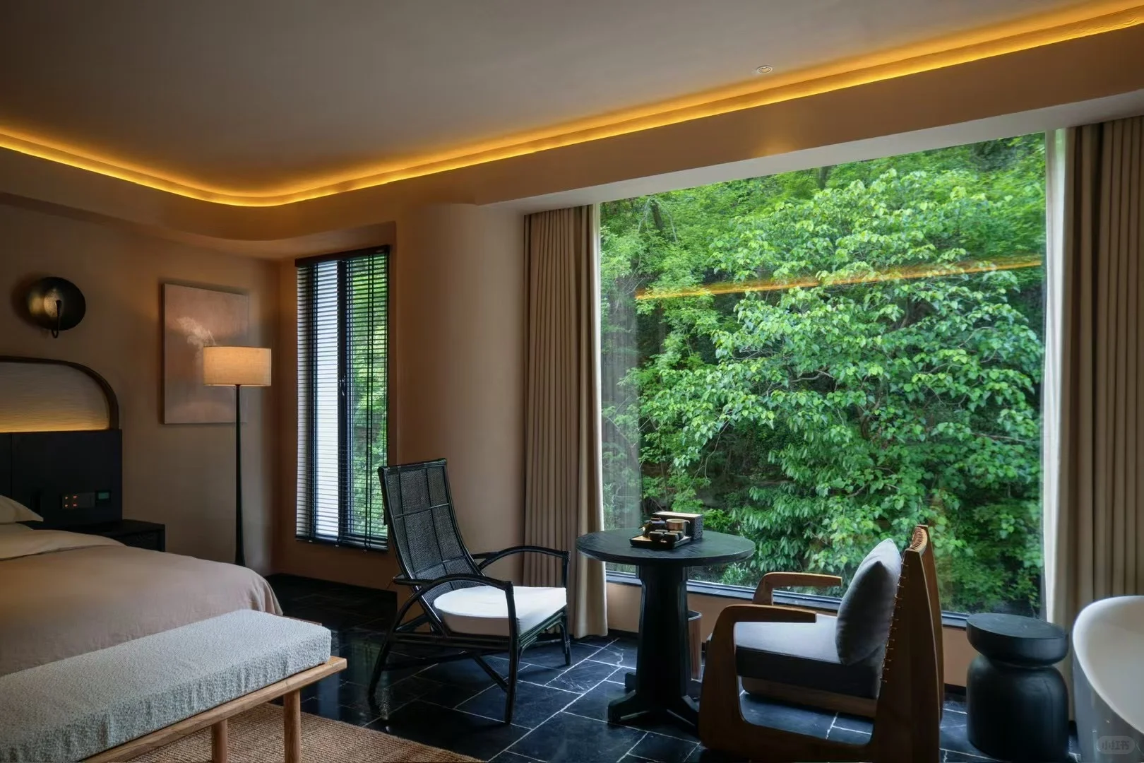 招聘两位男管家（需有经验）