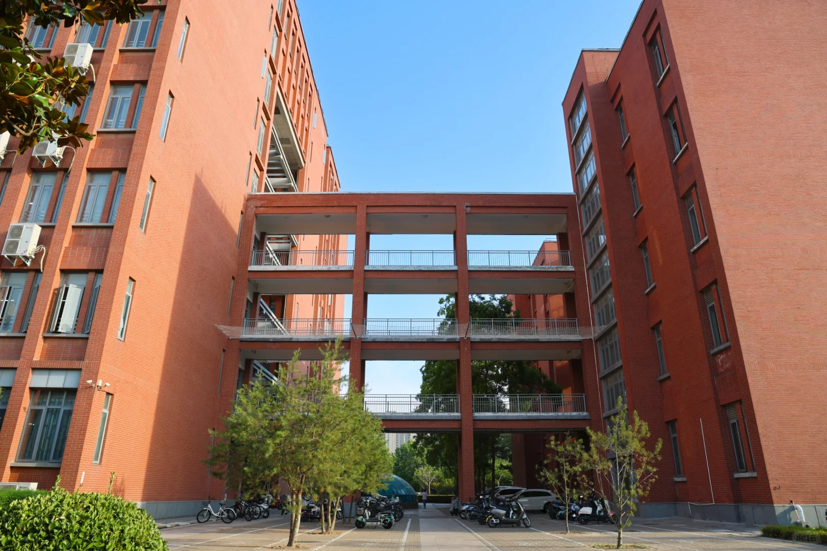 学姐今天带大家初步认识一下郑州轻工业大学