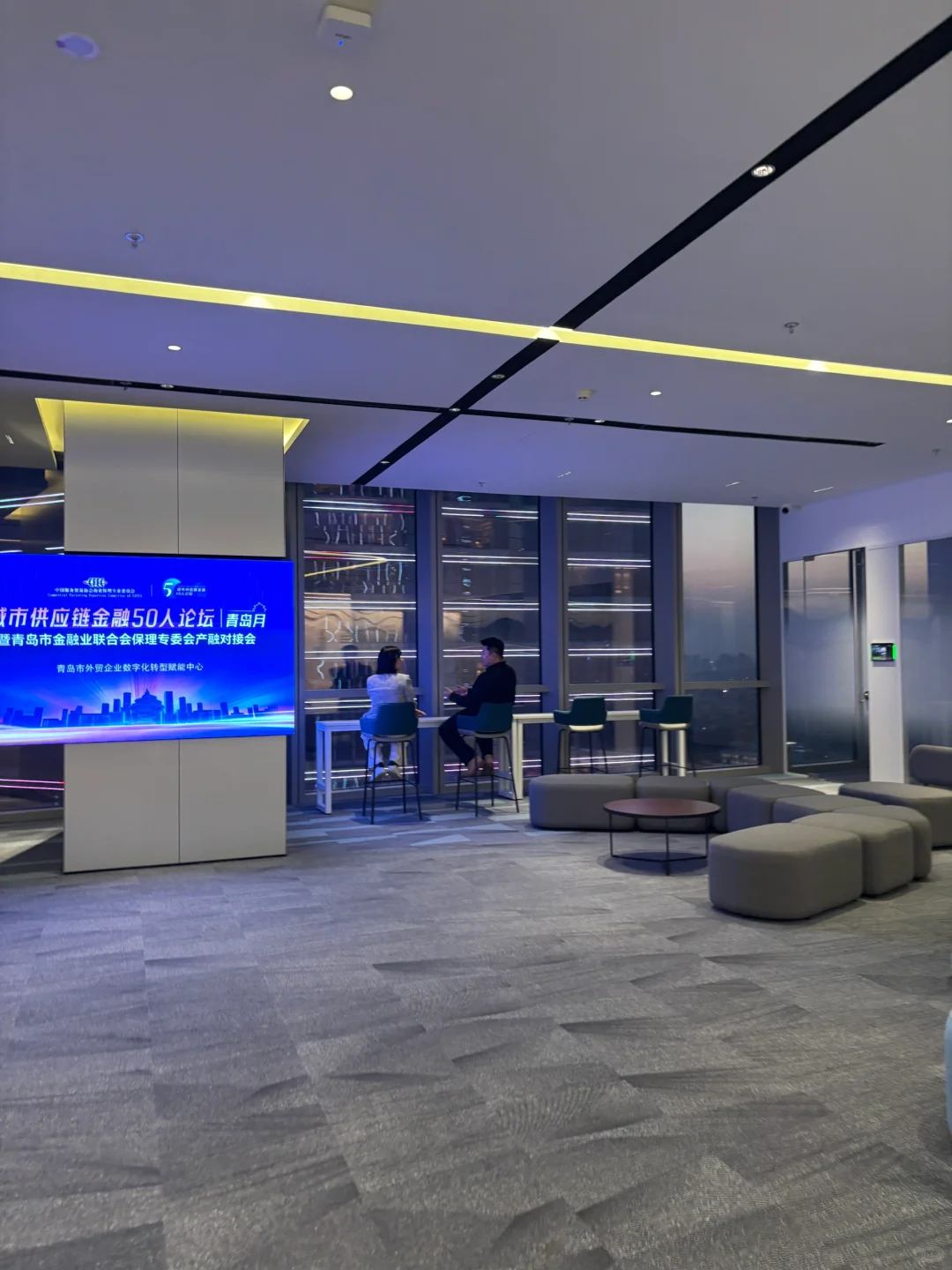 青岛海边办公の神仙公司招人力实习生啦！