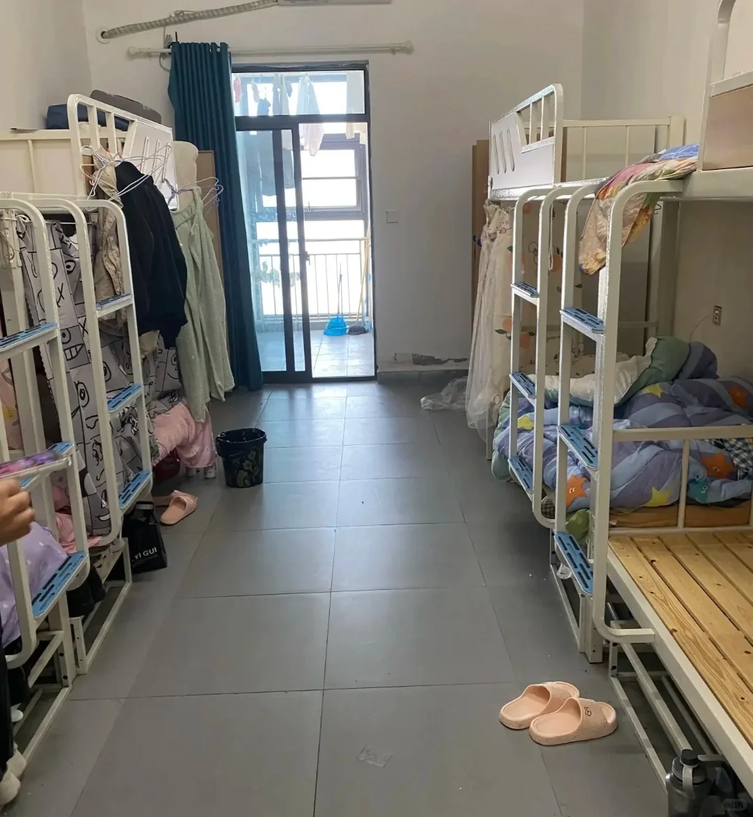 新厂招人！260一天，包吃住