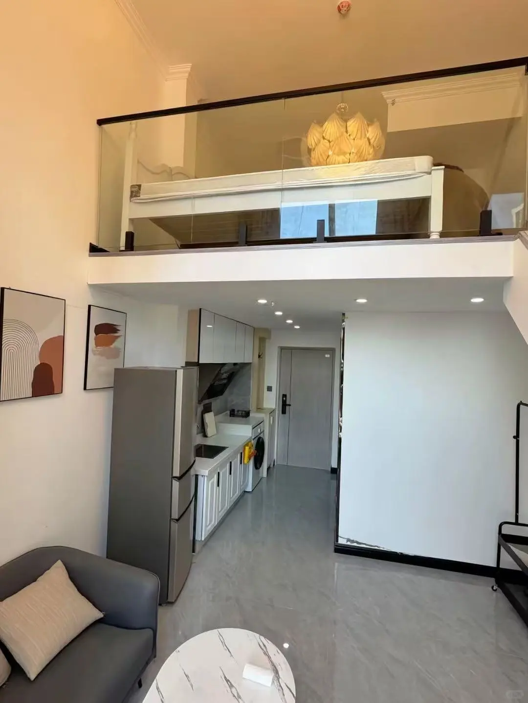 八小时工作制、包住+管一顿饭