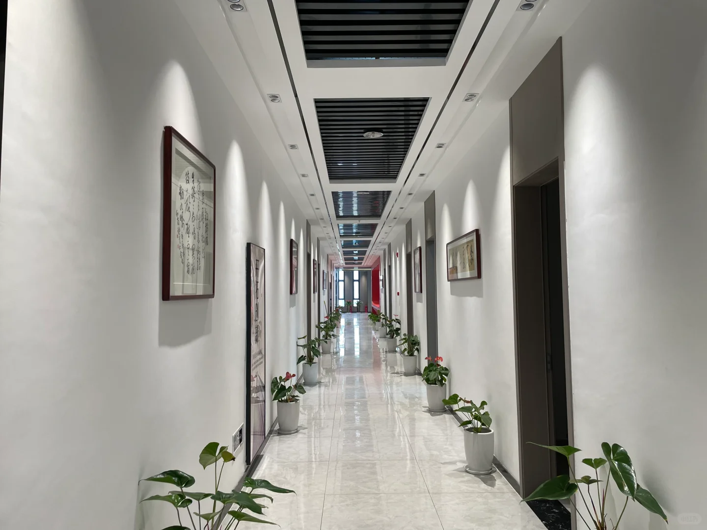 大型建筑公司招聘：招投标人员（双休)5～8K