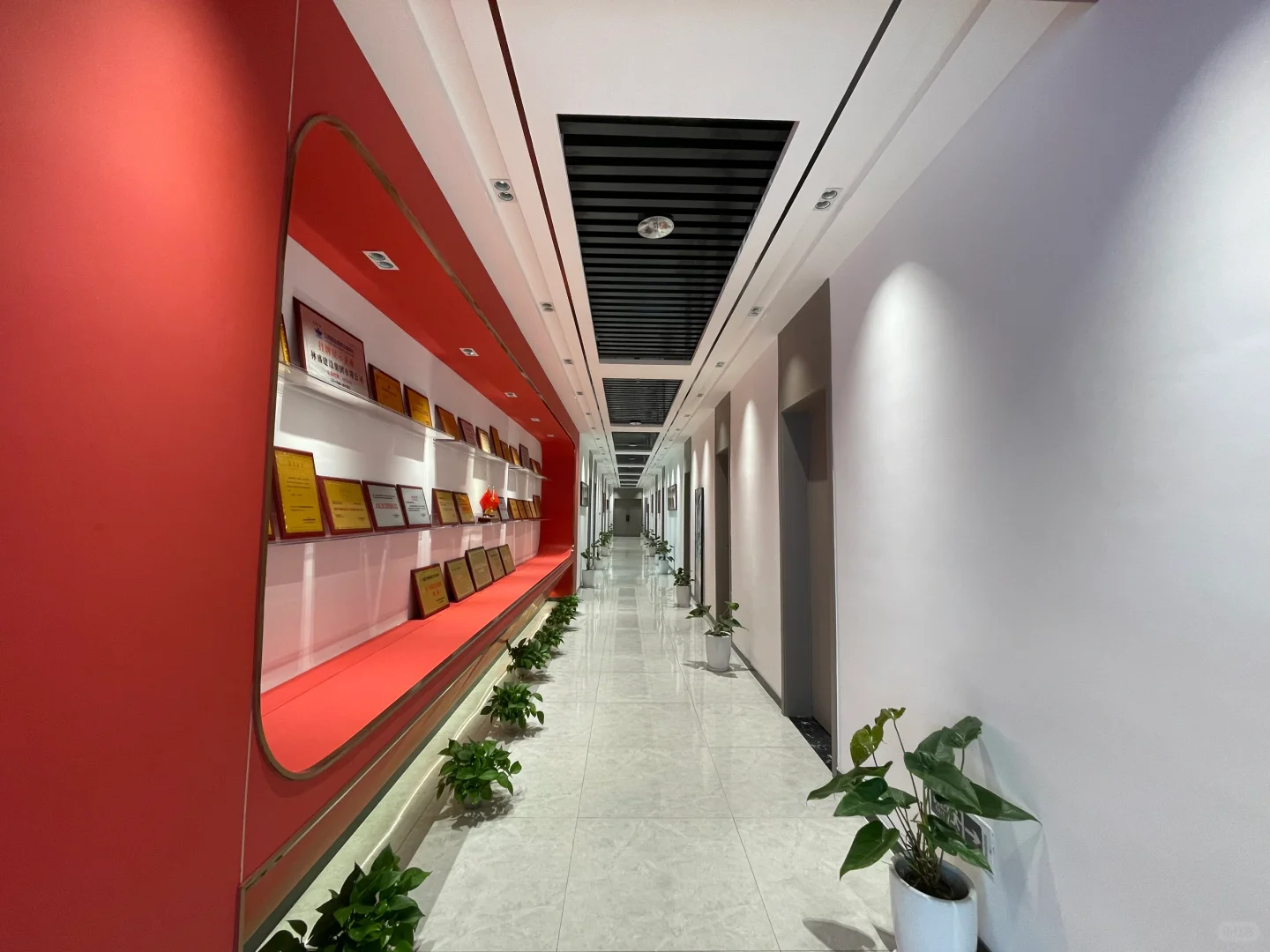 大型建筑公司招聘：招投标人员（双休)5～8K