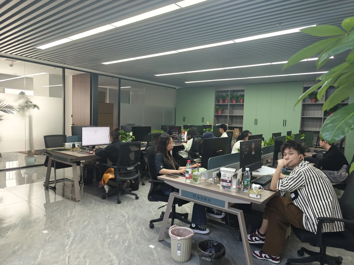 招万柏林的上班搭子