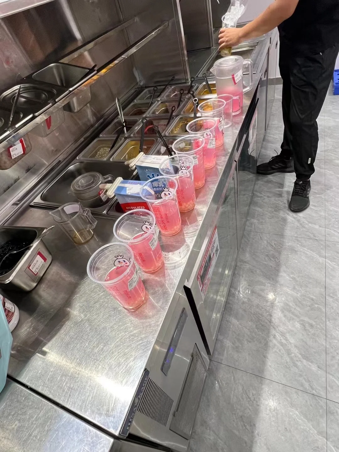 蜜雪冰城高薪招聘