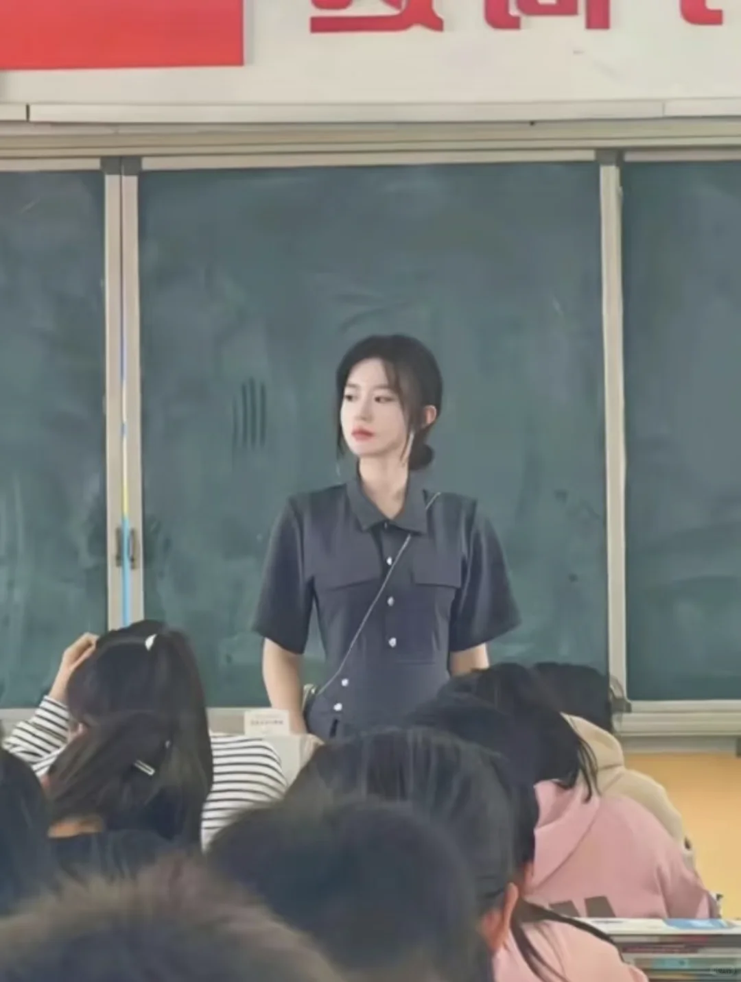 没啥本事，就是大三闷声考教师编一次上岸