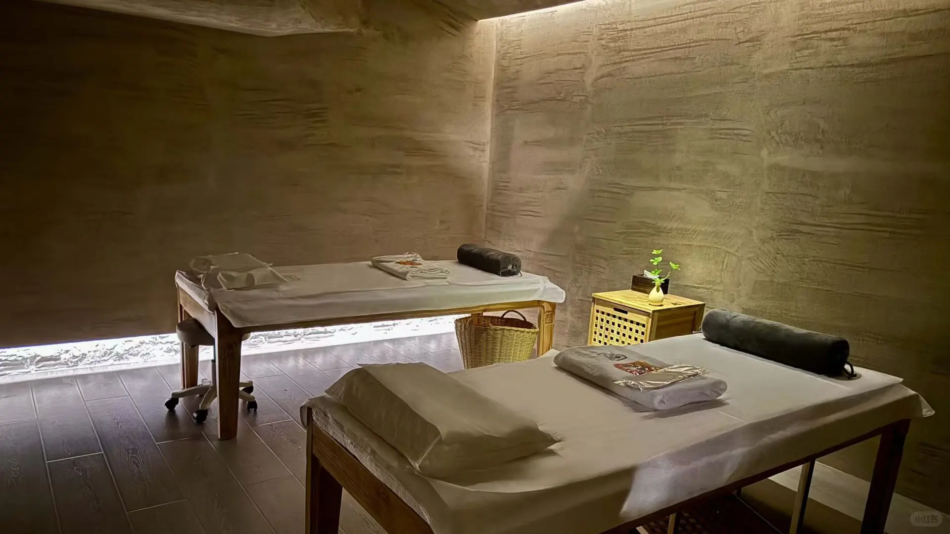 招聘招聘！招按摩师！