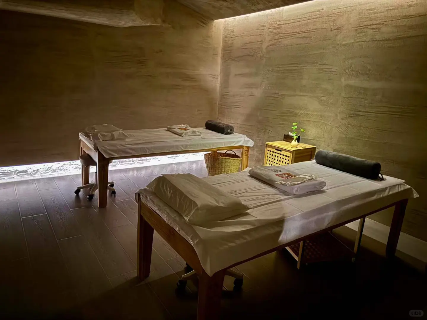 招聘招聘！招按摩师！