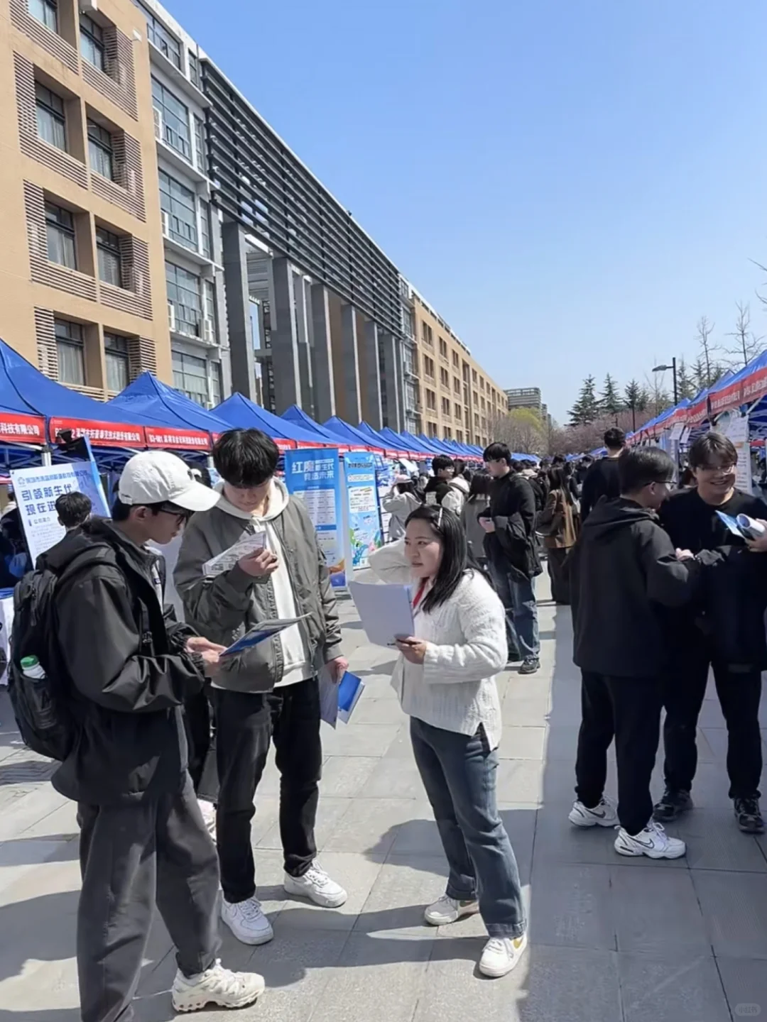 应届生不要眼高手低，小众国企也很香