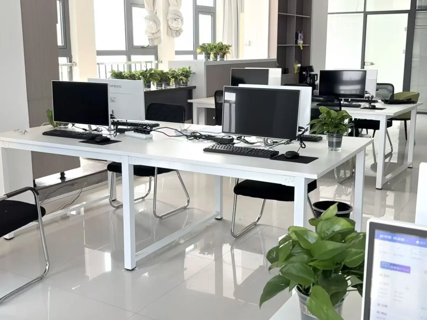 05 年男生在家开了公司 无人面试