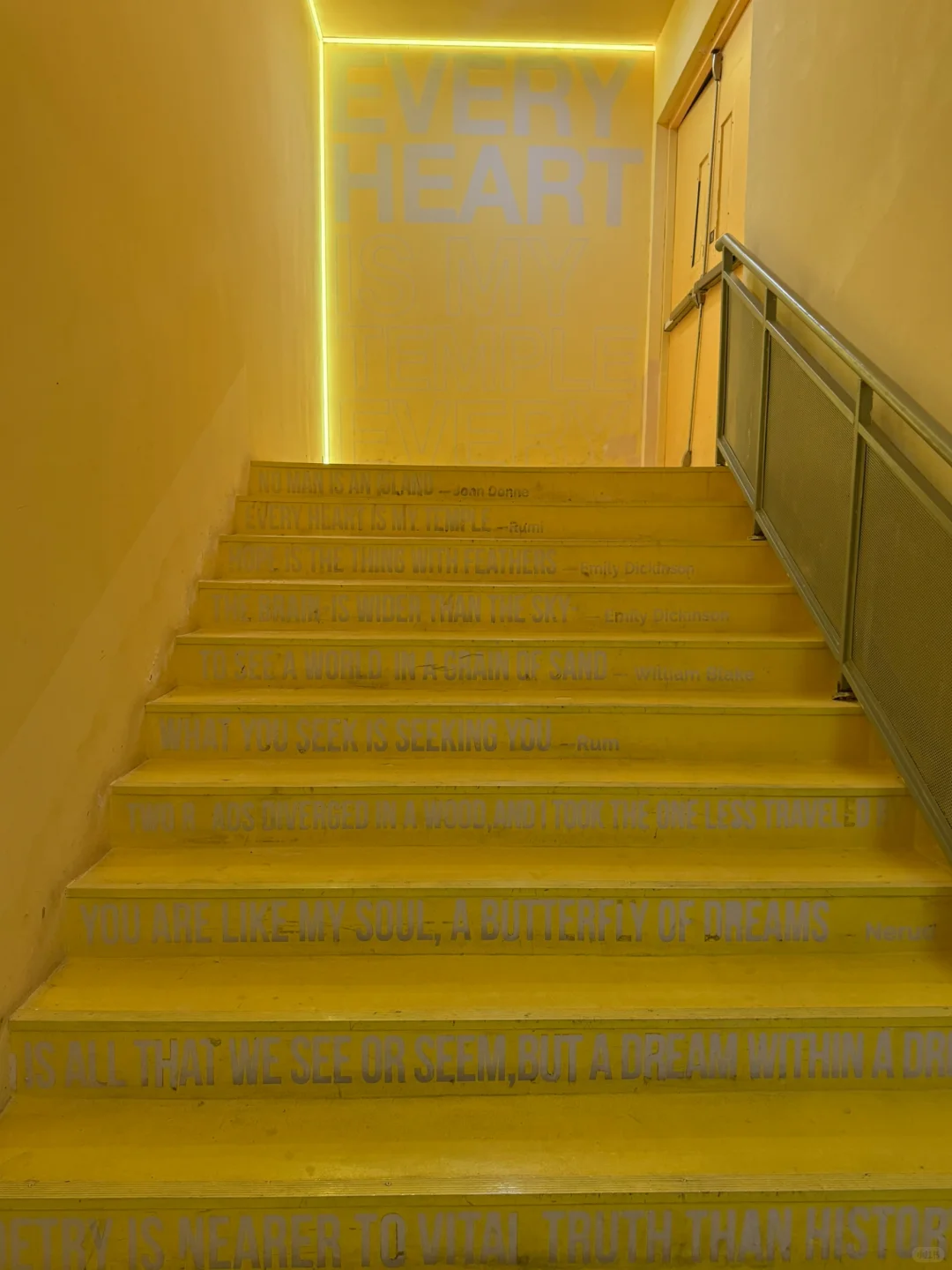 聊聊适合普通女生的三种黄金职业路径