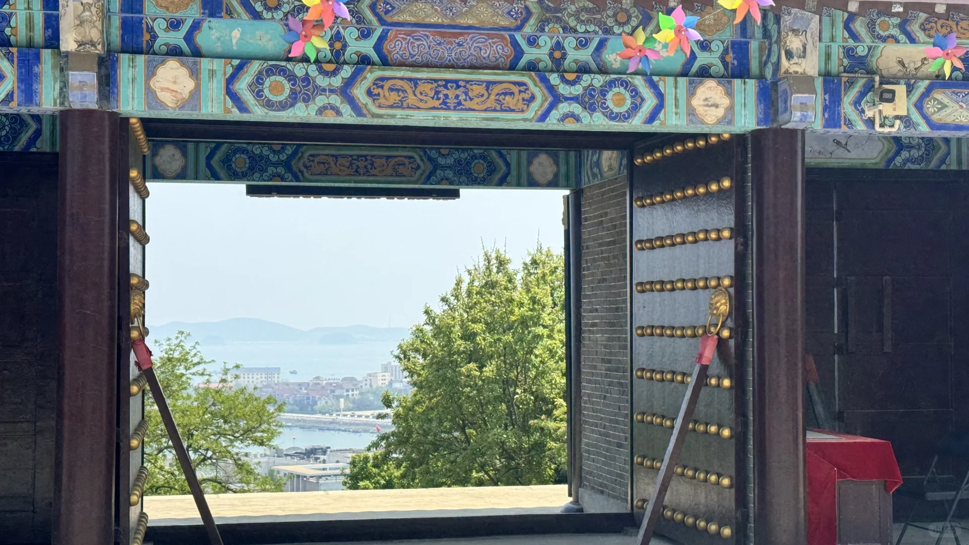 招出家弟子及义工