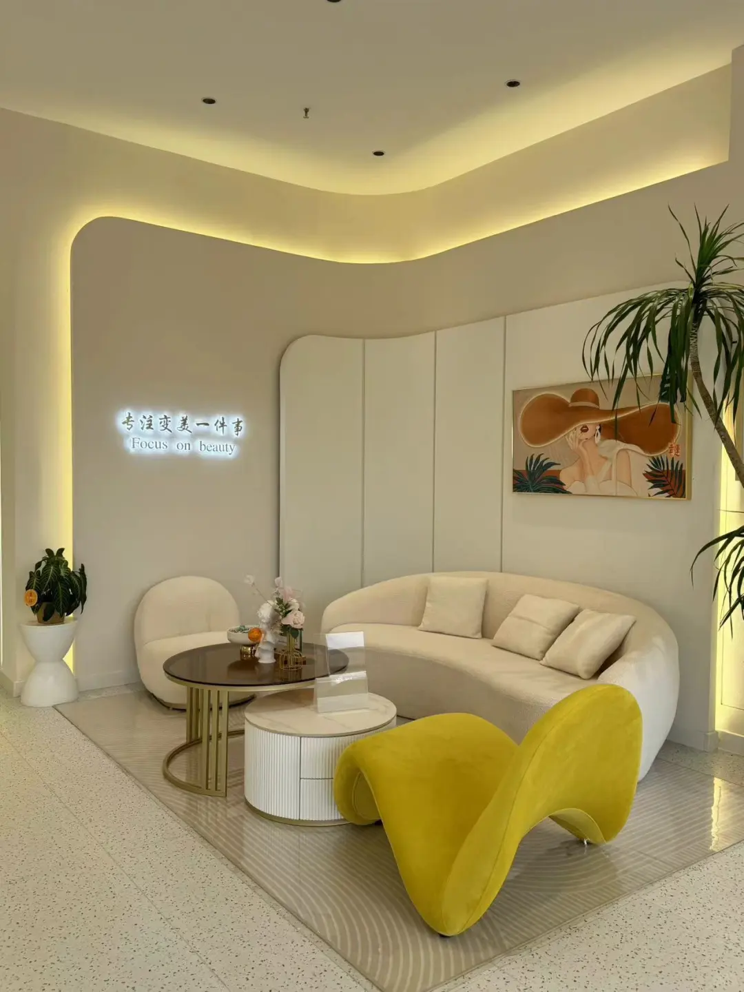 招聘美容师/店长/多名--内招，不是第三方