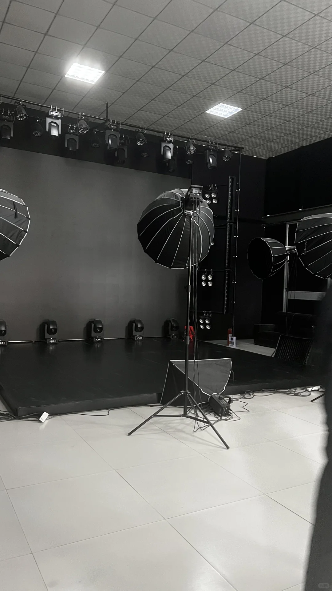 我爸在潍坊开了一家公司让我给他招点人