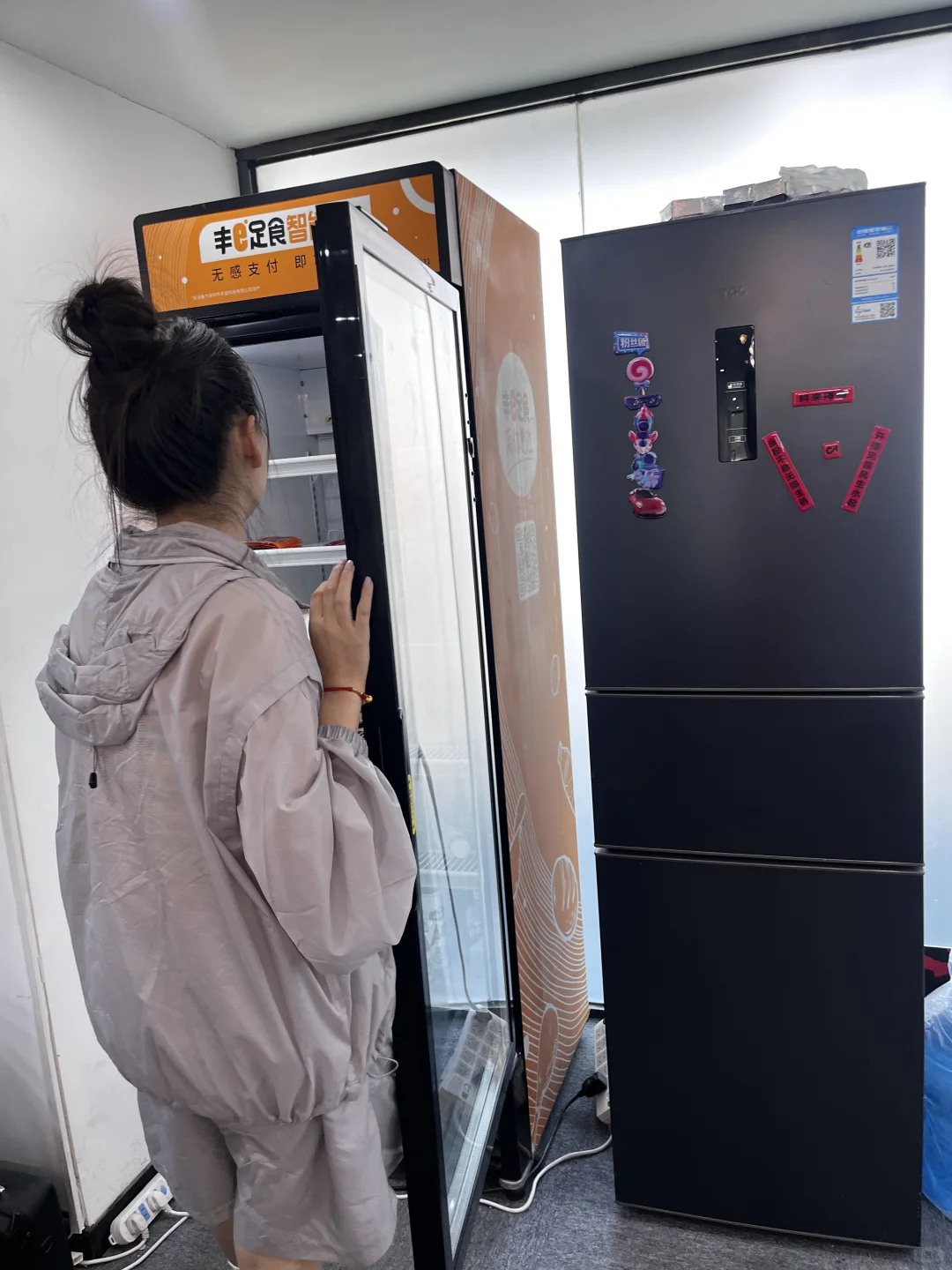 工位还空了一大半，还没有工作的大学生快来！