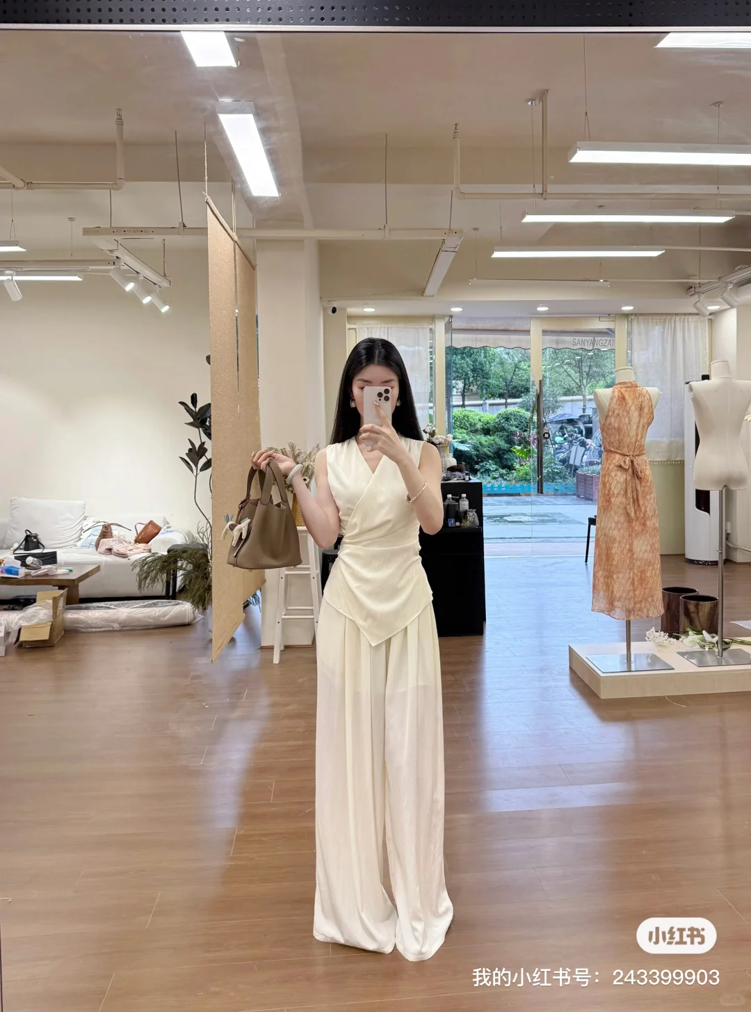 成都女装店招周末兼职～