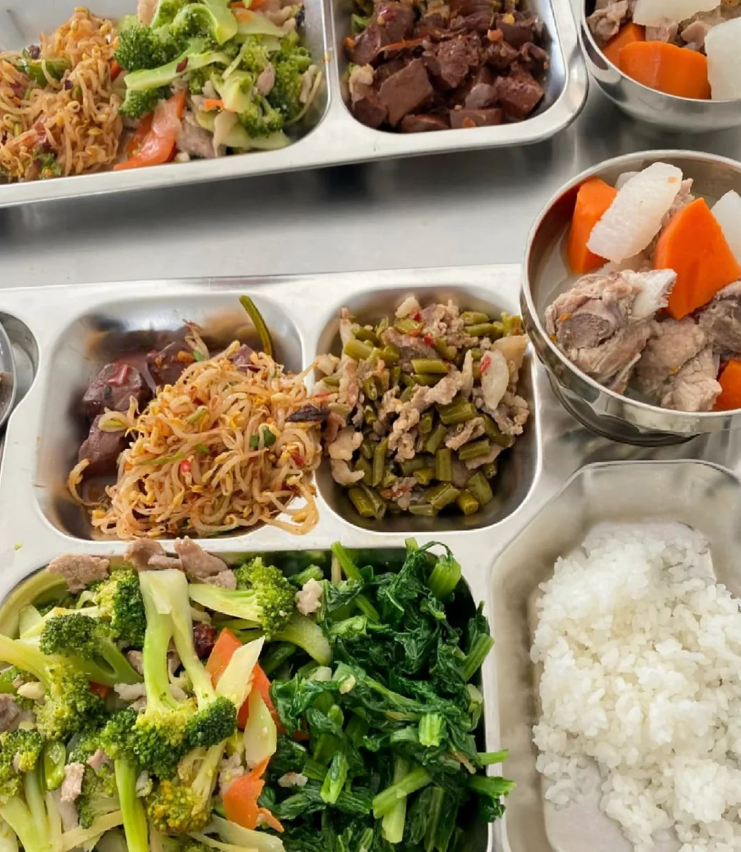 罗源坐班200一天包吃住四人间