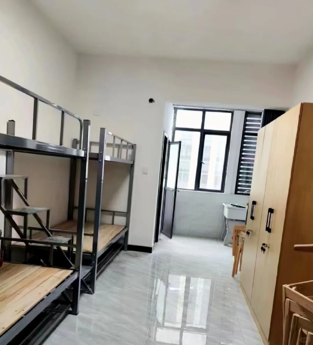 罗源坐班200一天包吃住四人间