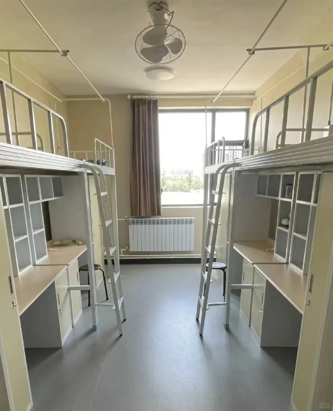 新厂招聘社会工 暑假工 一天260 包吃住