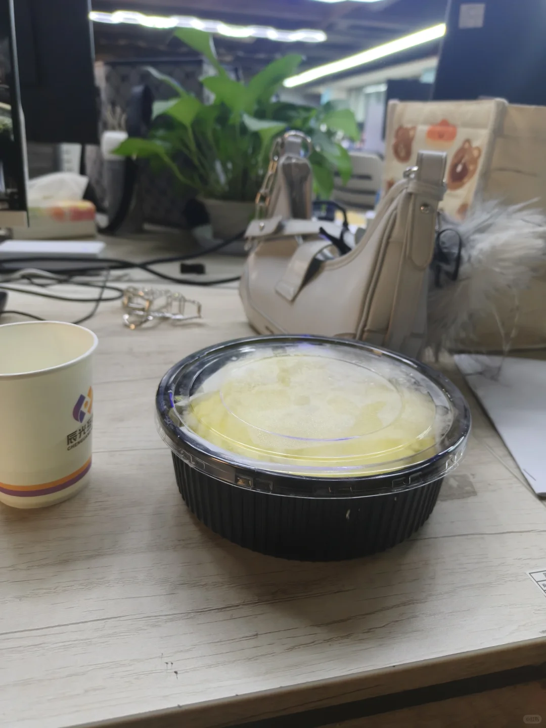 我不太想上班、所以开了个公司。快来人