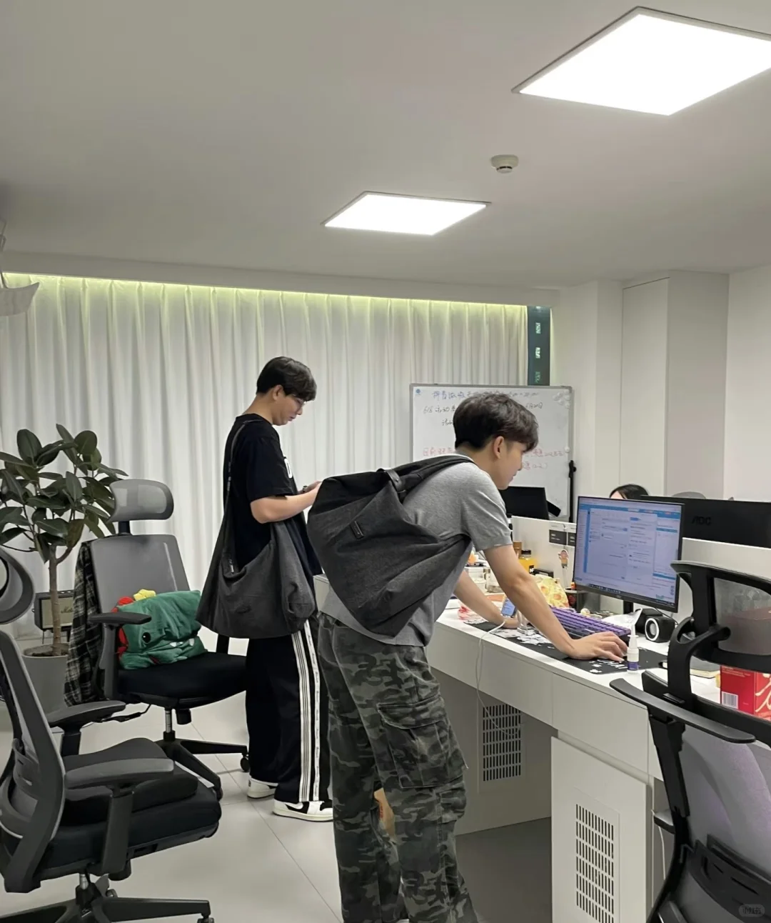上海无责底薪6000招不到人咋办啊🥹
