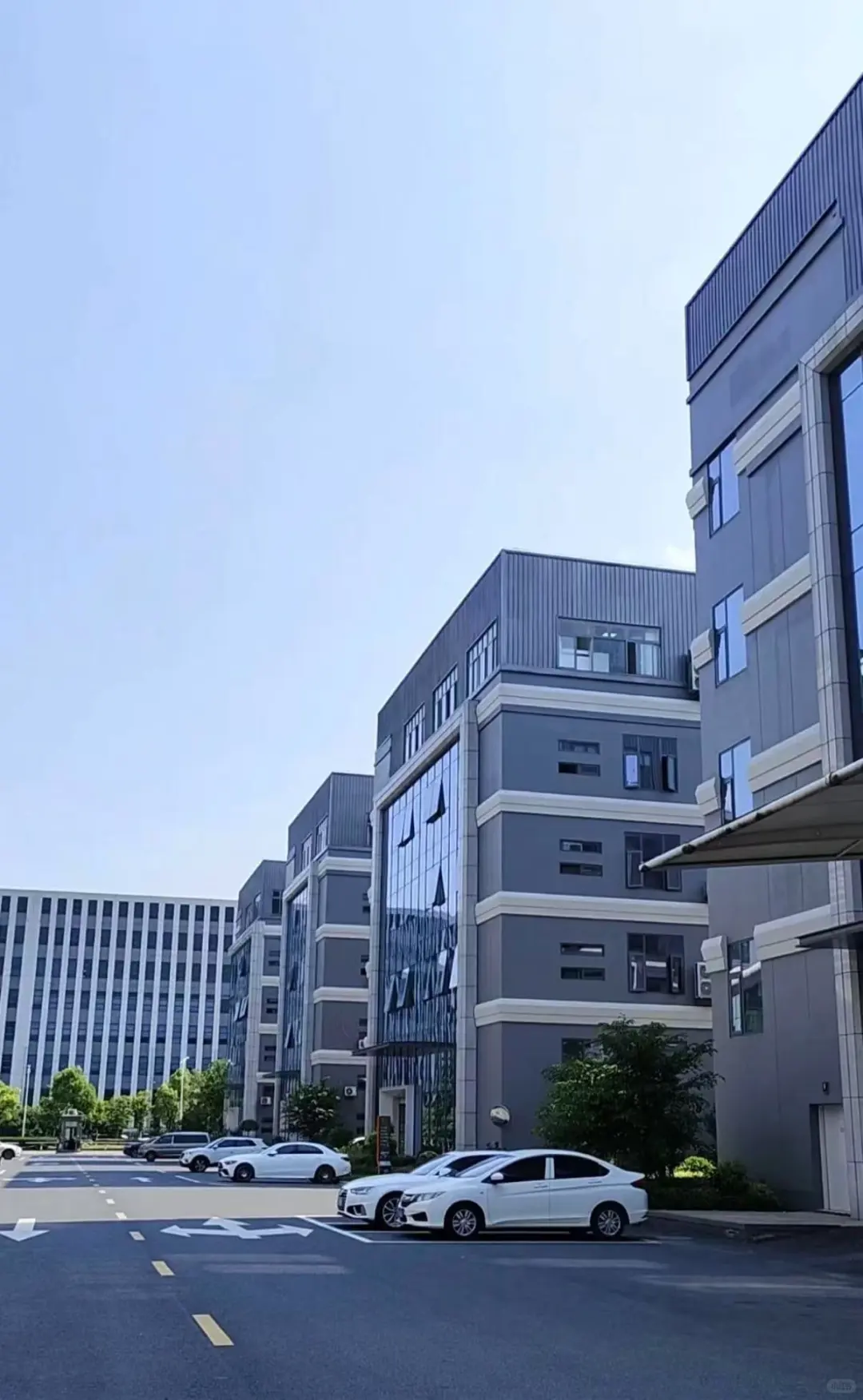 长大成人专场 生活不如意那就进厂包吃包住a