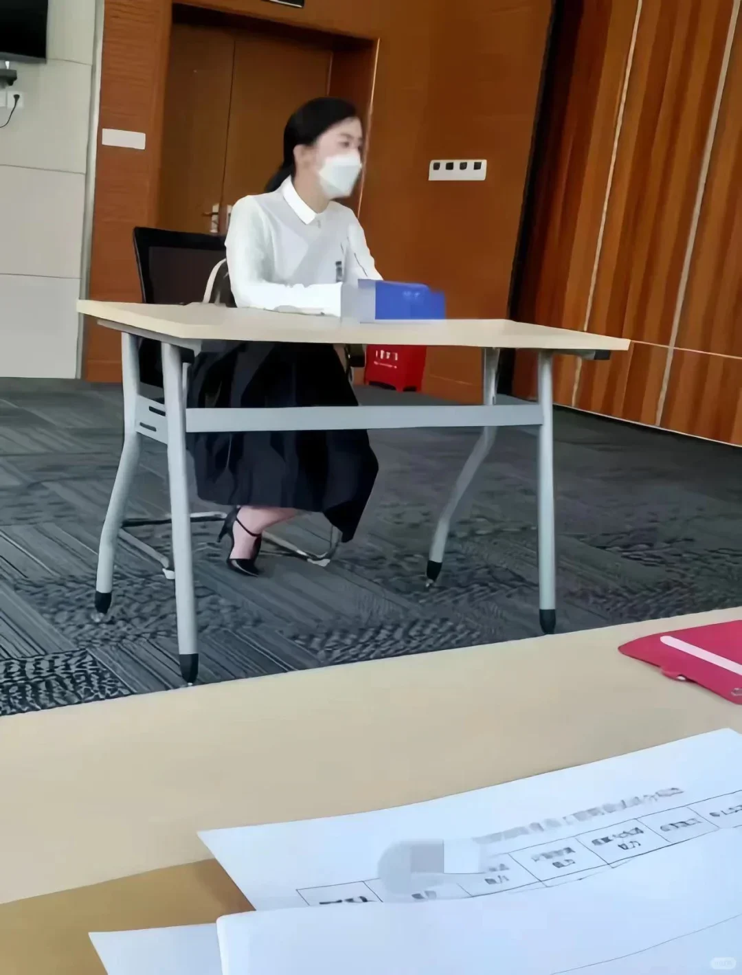 国企面了一个漂亮女生，直接给通过了