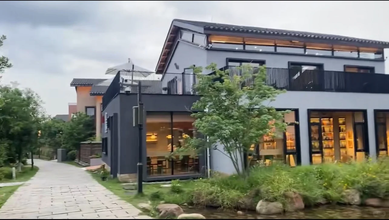 店员7000，包食宿（接受暑假工）