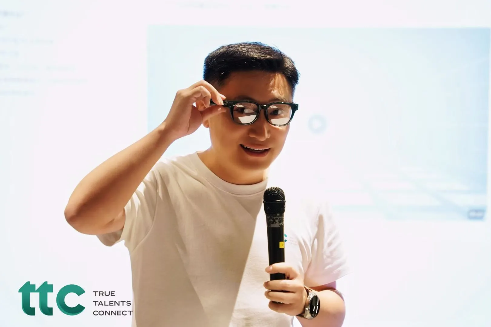 AI 人才招聘就找 TTC
