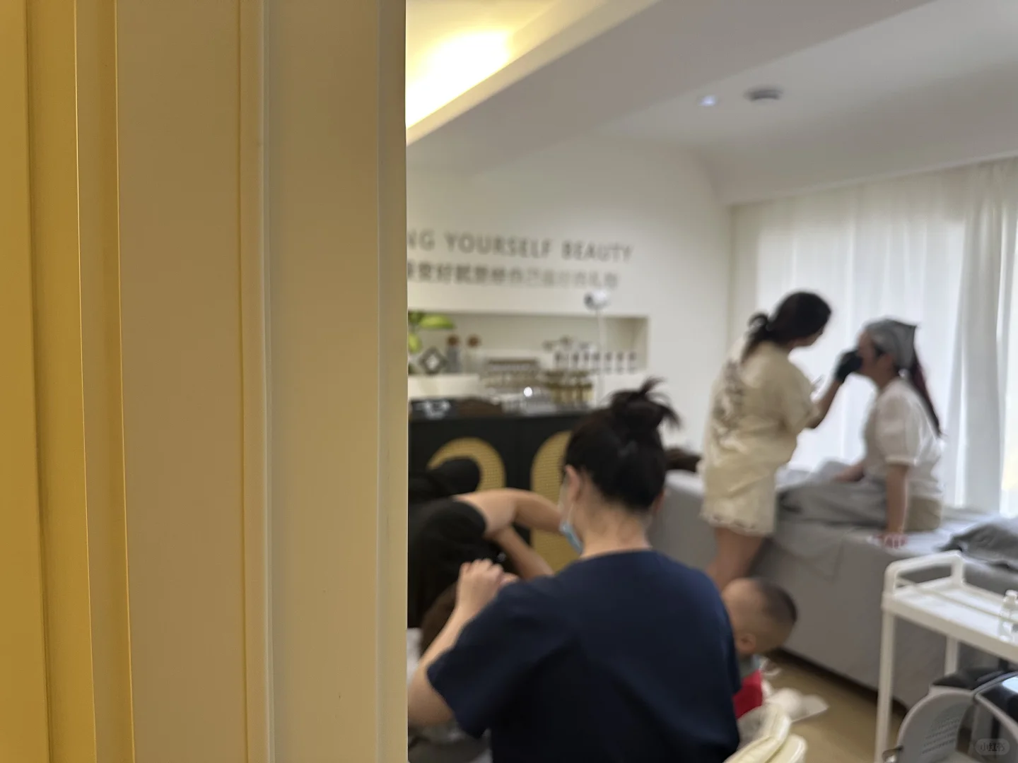 深圳旗舰店急聘美容师