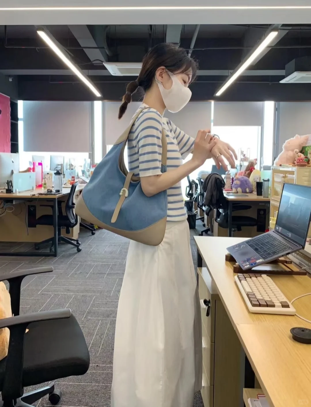 人力资源招聘——行政部文员月入过万玩手机